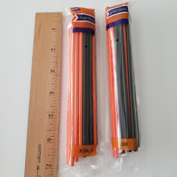 NWT - Wilton Halloween Orange and Black Treat Sticks (60 count) - Picture 1 of 3